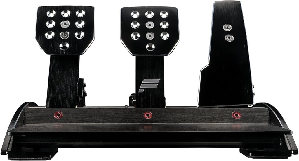 Meilleur pédalier simracing 2026 : comparatif et guide d'achat 28 Pédalier simracing Fanatec ClubSport Pedals V3, châssis aluminium noir, trois pédales usinées CNC et capteurs Hall visibles sur la base