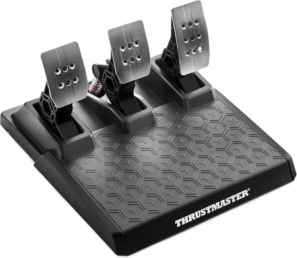 Meilleur pédalier simracing 2026 : comparatif et guide d'achat 31 Pédalier simracing Thrustmaster T3PM, base noire à motif hexagonal, trois pédales métal et frein réglable sur quatre modes de résistance